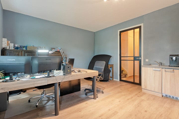 Photo 24 of Jan Houtmanstraat 10