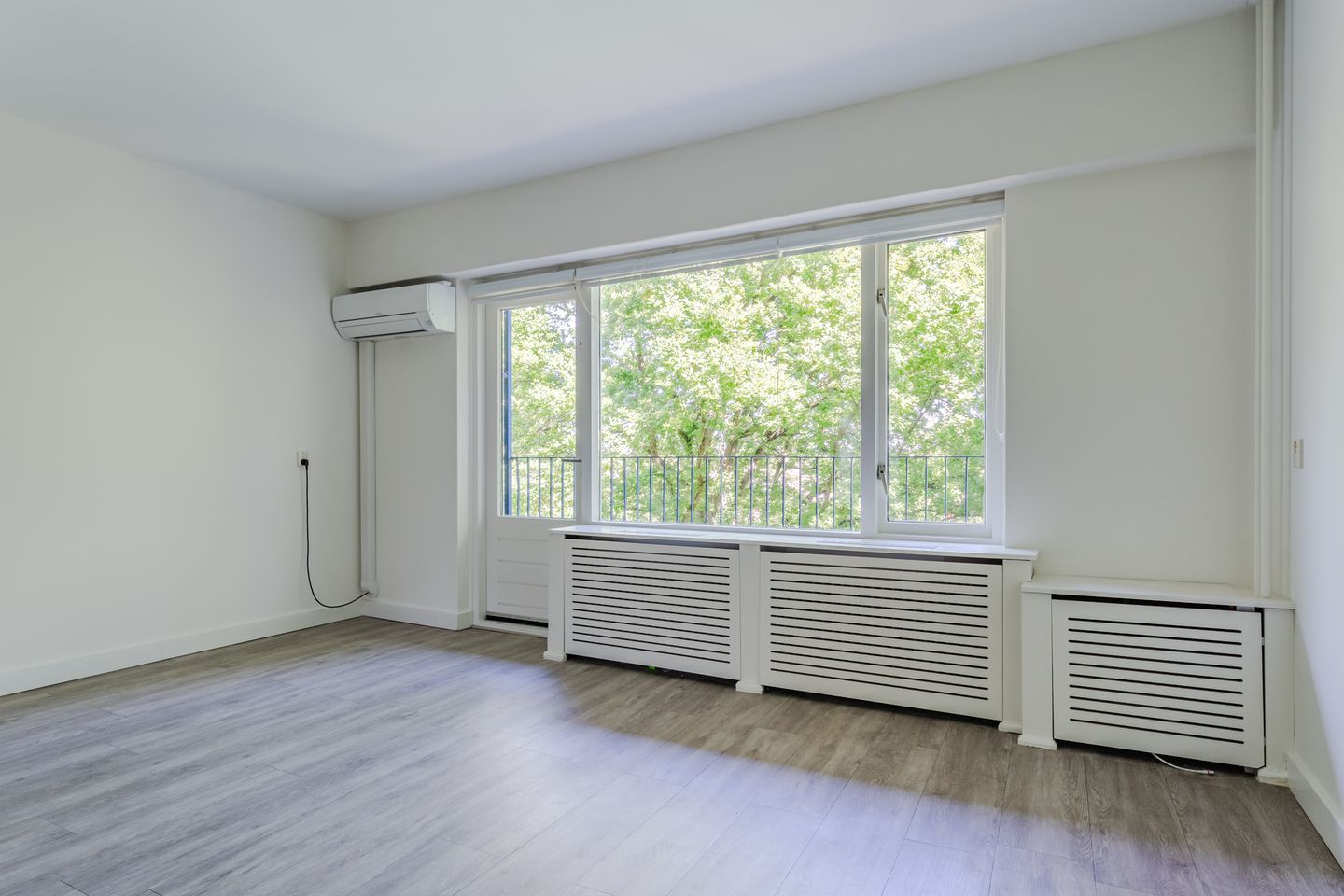 Foto 10 van Aert van Neslaan 440