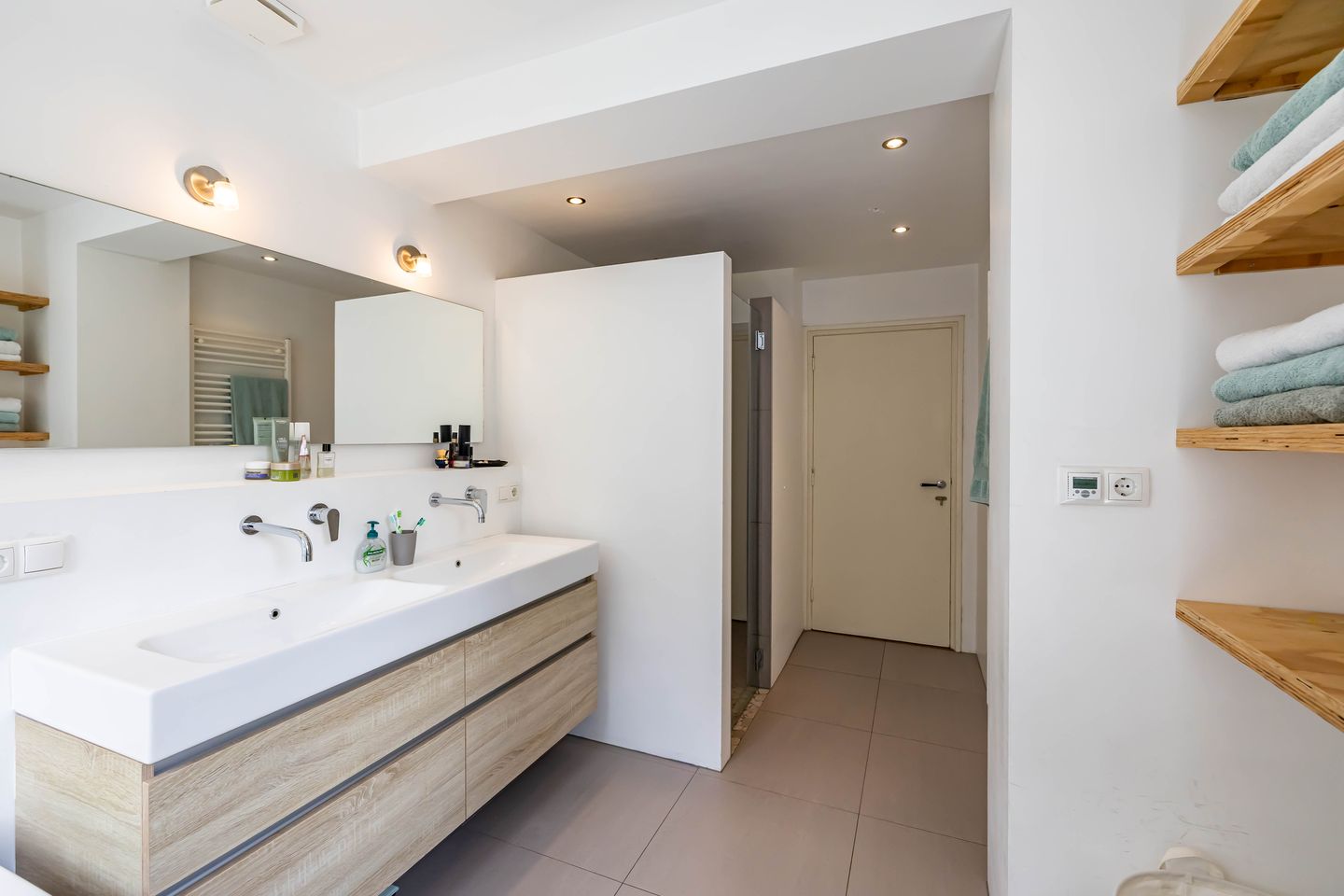 Photo 35 of Troelstralaan 75