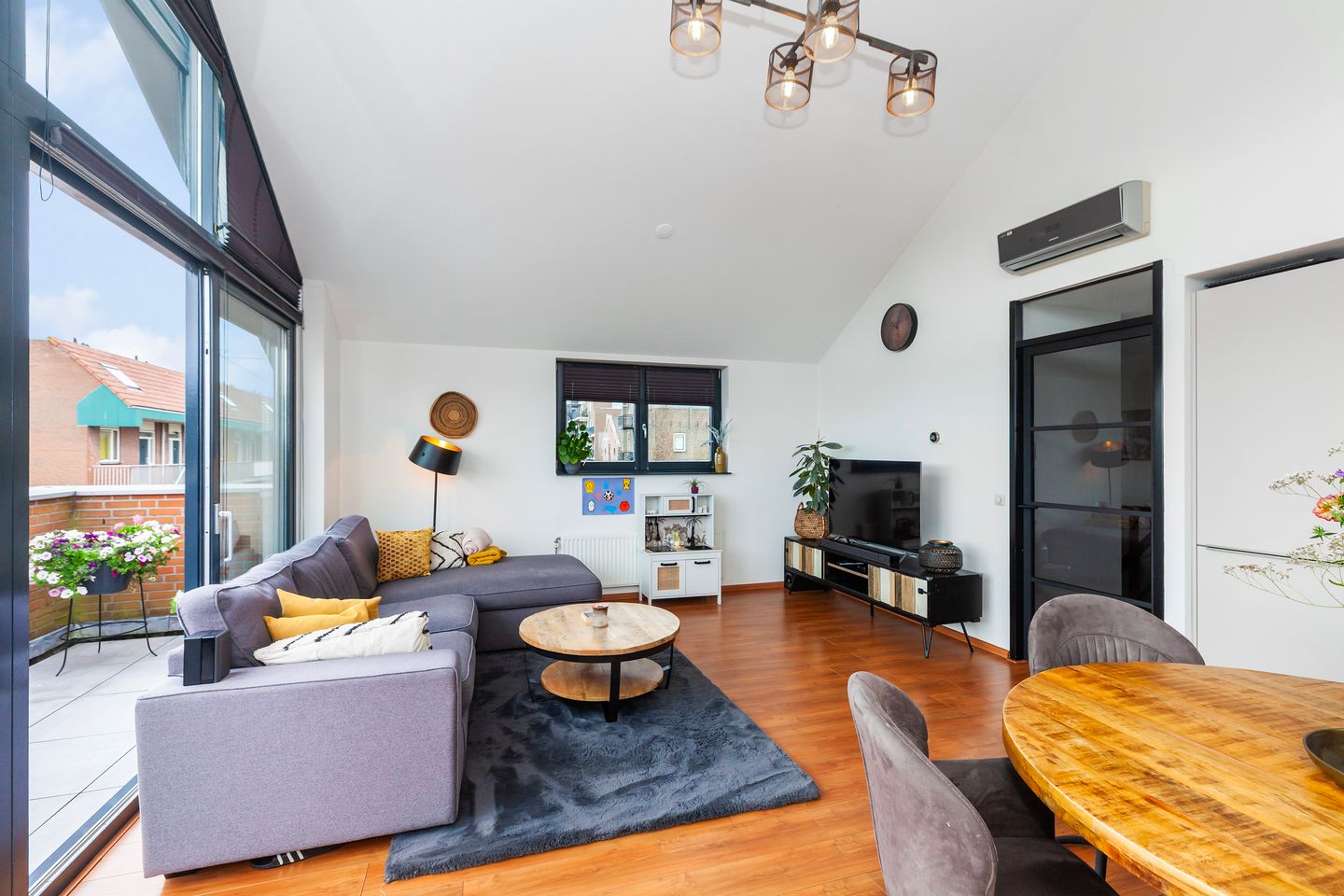 Foto 10 van Maasstraat 3-B