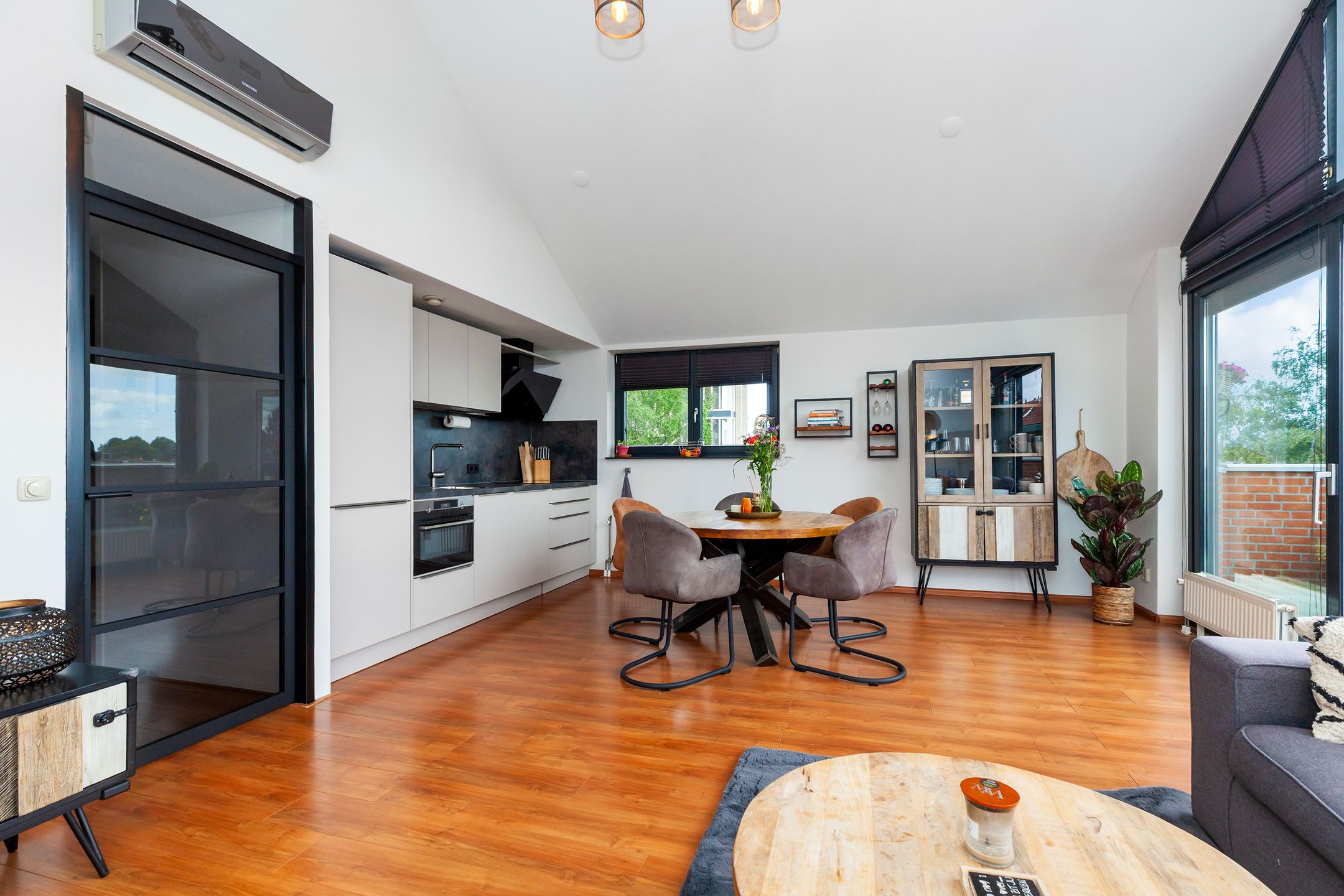 Foto 12 van Maasstraat 3-B