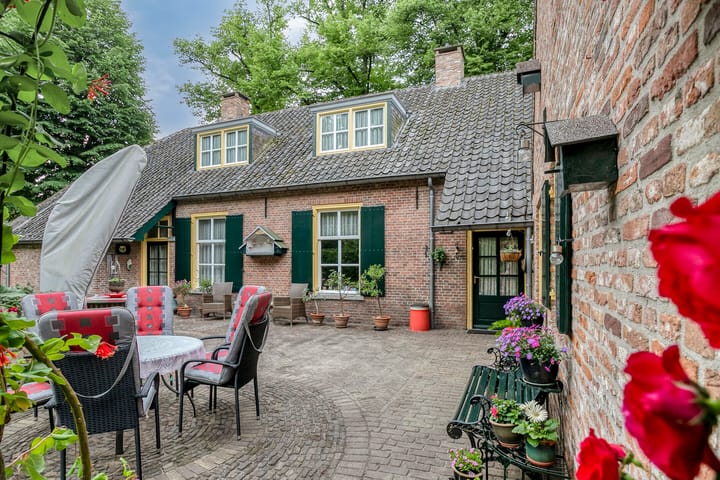 Foto 56 van O.-L.-Vrouwestraat 65