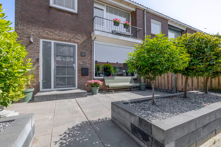 Photo 3 of Alexander Verhuellstraat 83