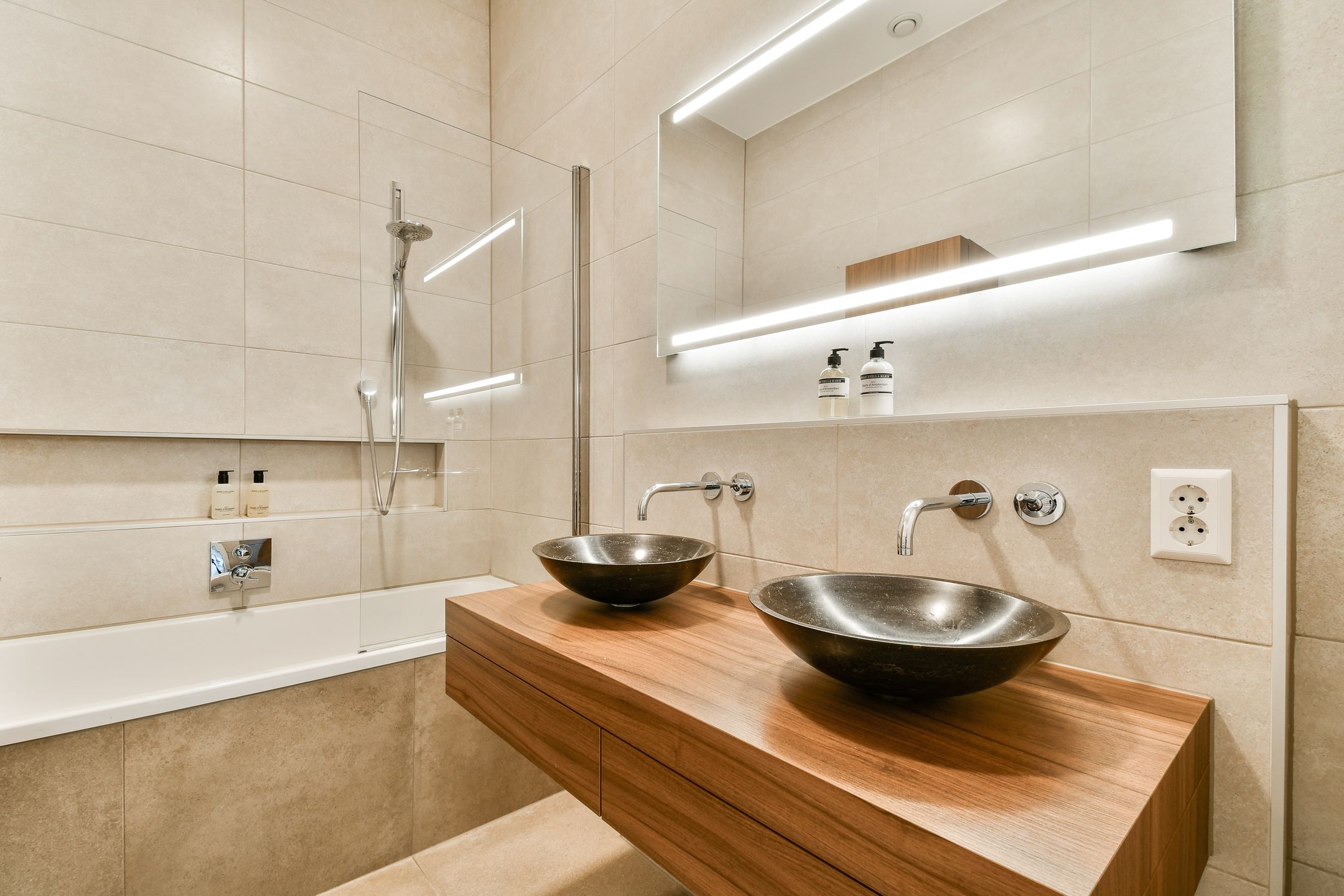 Foto 21 van Faas Wilkesstraat 123-A