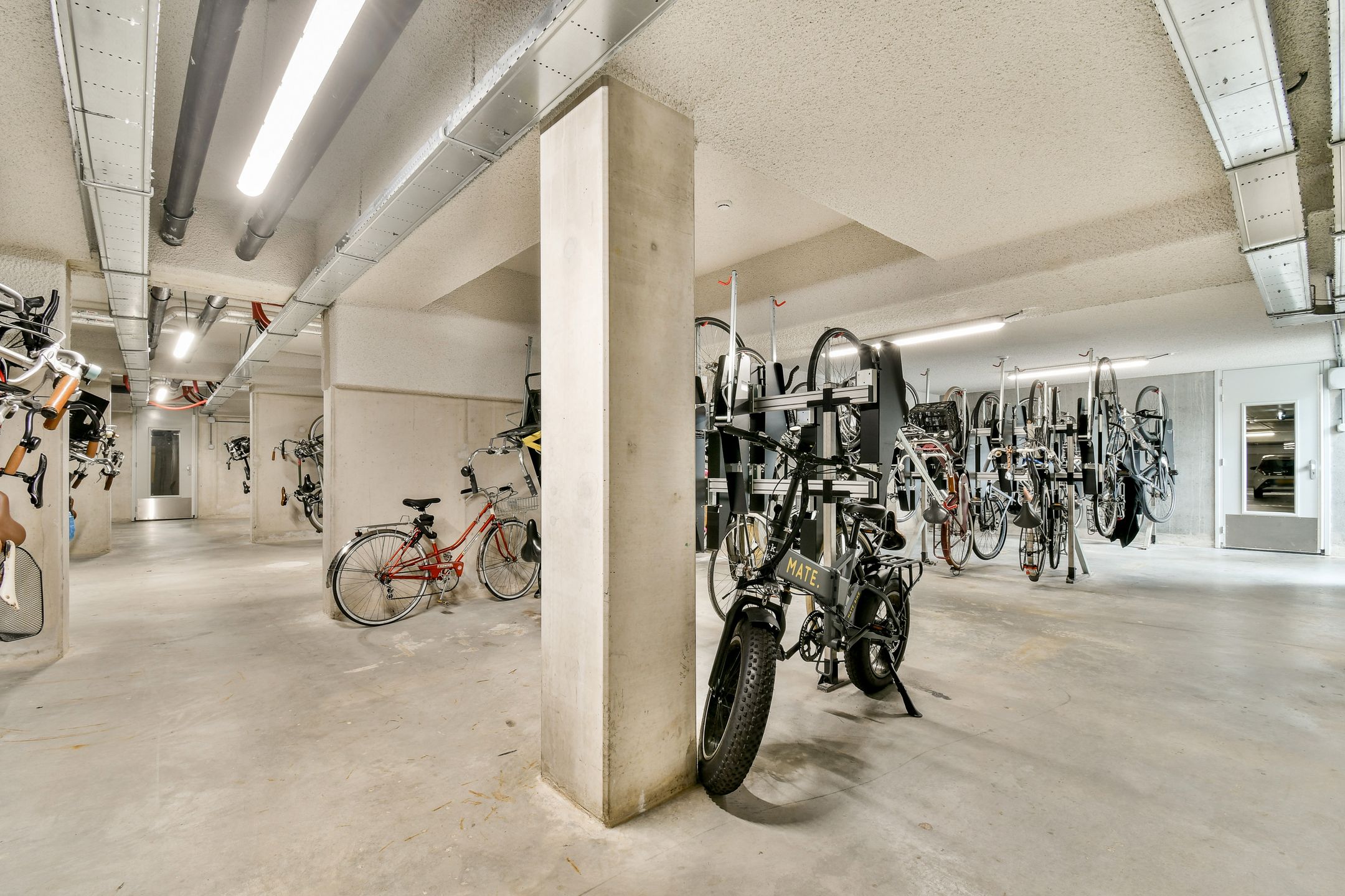 Foto 27 van Faas Wilkesstraat 123-A