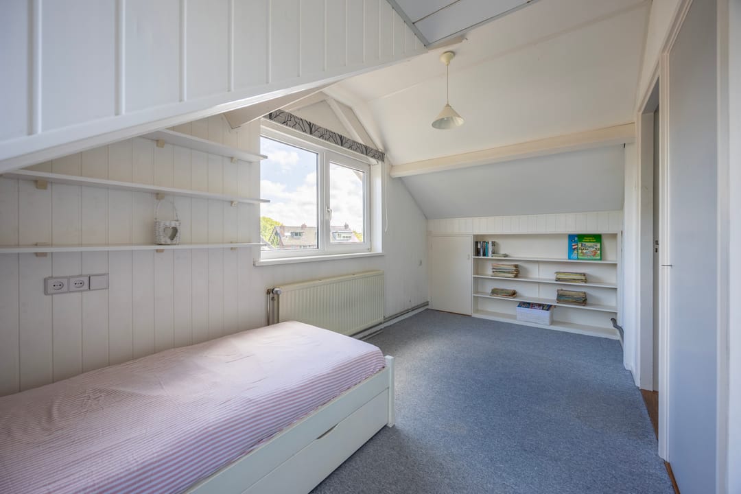 Foto 32 van Middeloolaan 15