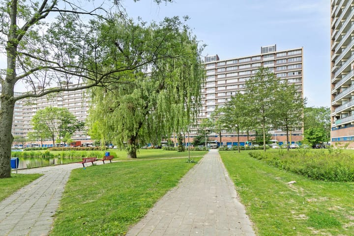 Foto 18 van Valeriusrondeel 477