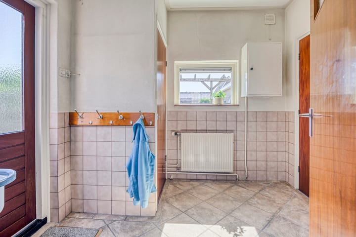 Foto 18 van Dr. H.J. Postlaan 46