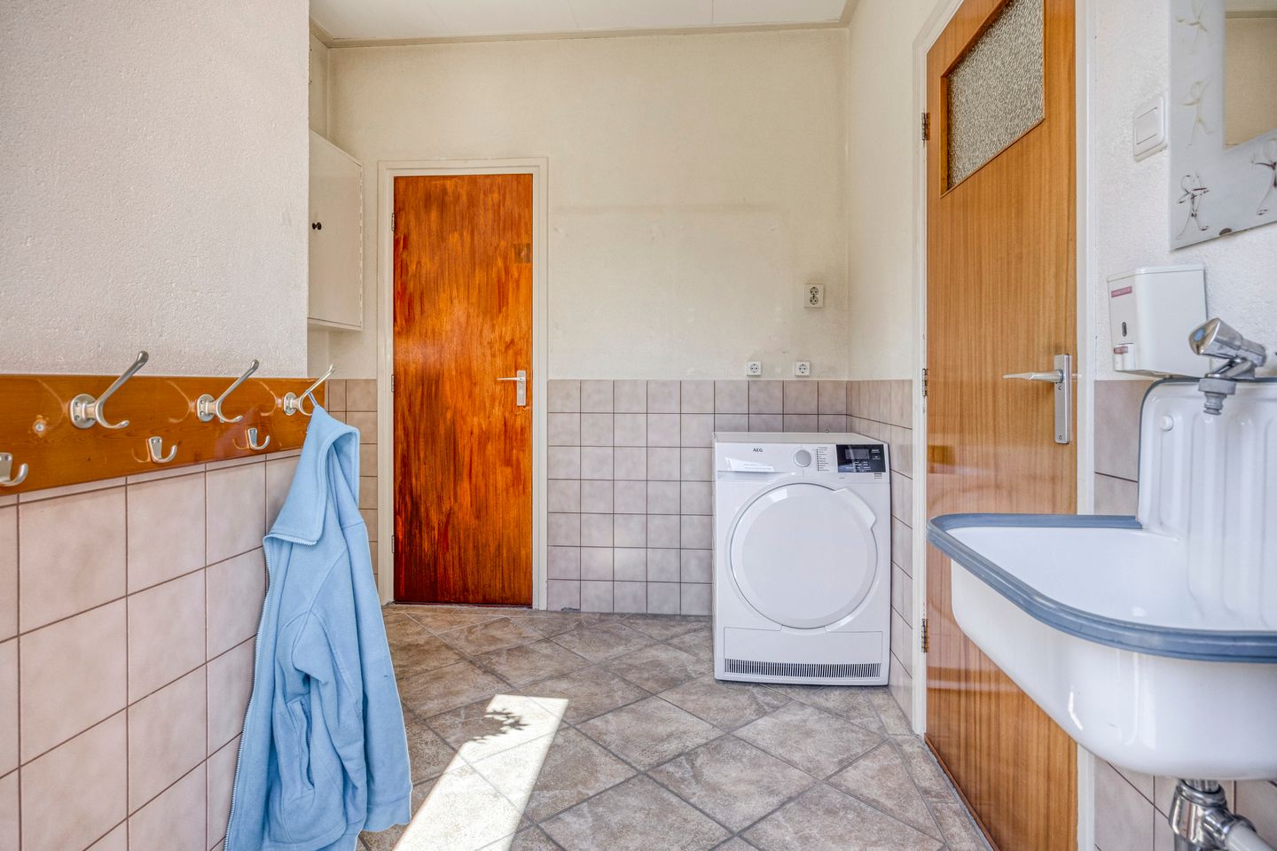 Photo 19 of Dr. H.J. Postlaan 46