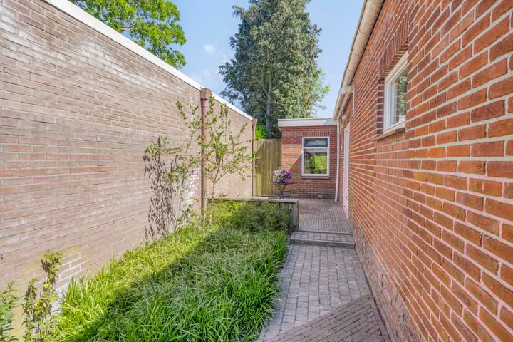 Foto 31 van Dr. H.J. Postlaan 46