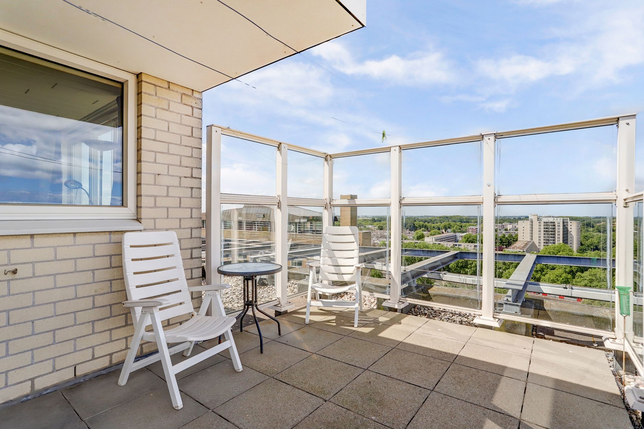 Foto 24 van Goudenregenplein 254