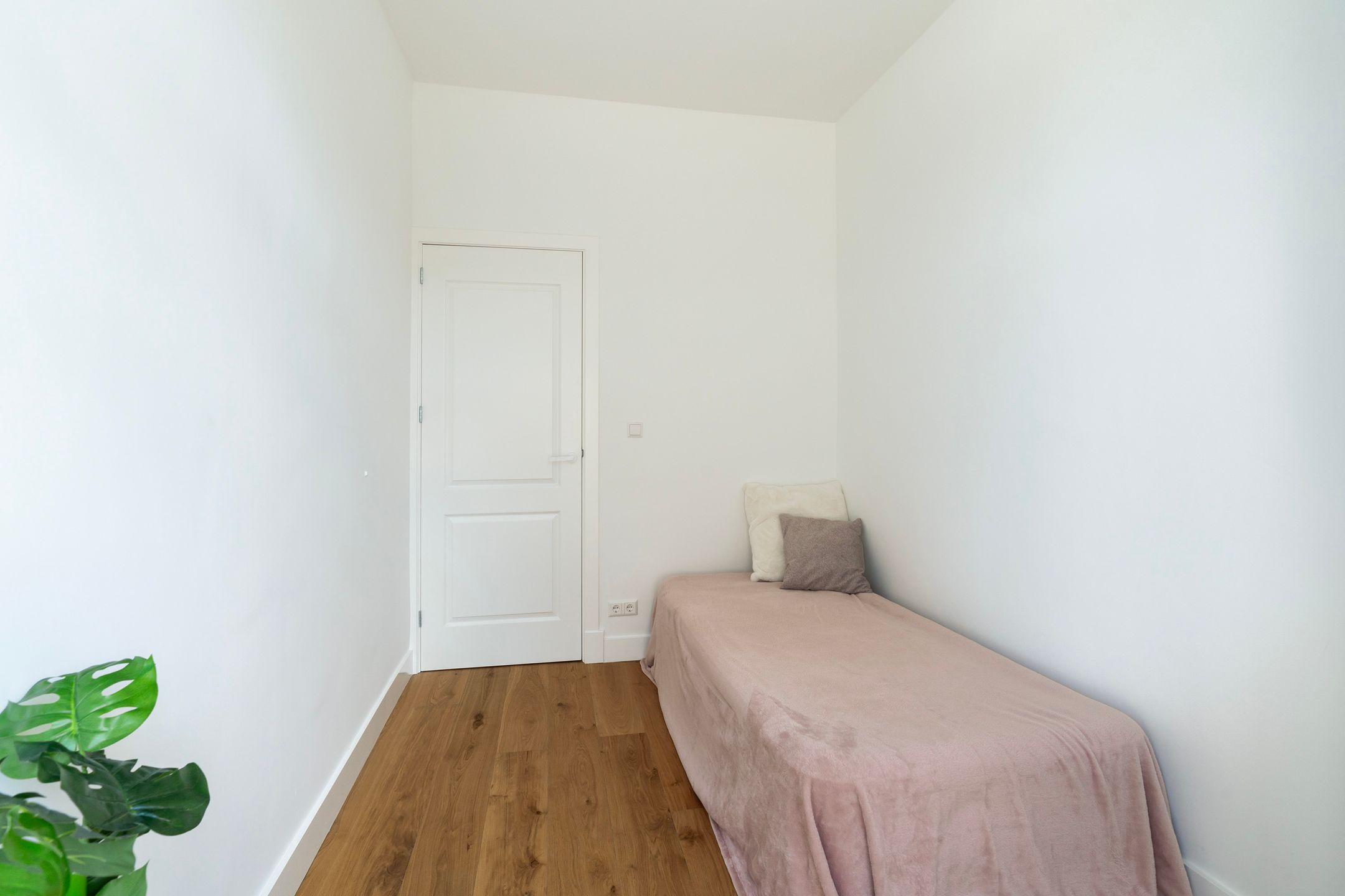 Foto 15 van De la Reyweg 71