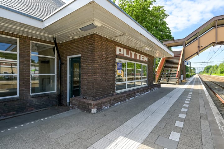 Stationsstraat 127, Putten