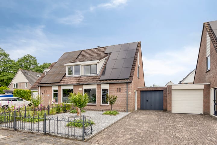 Foto 1 van Weidemaad 126