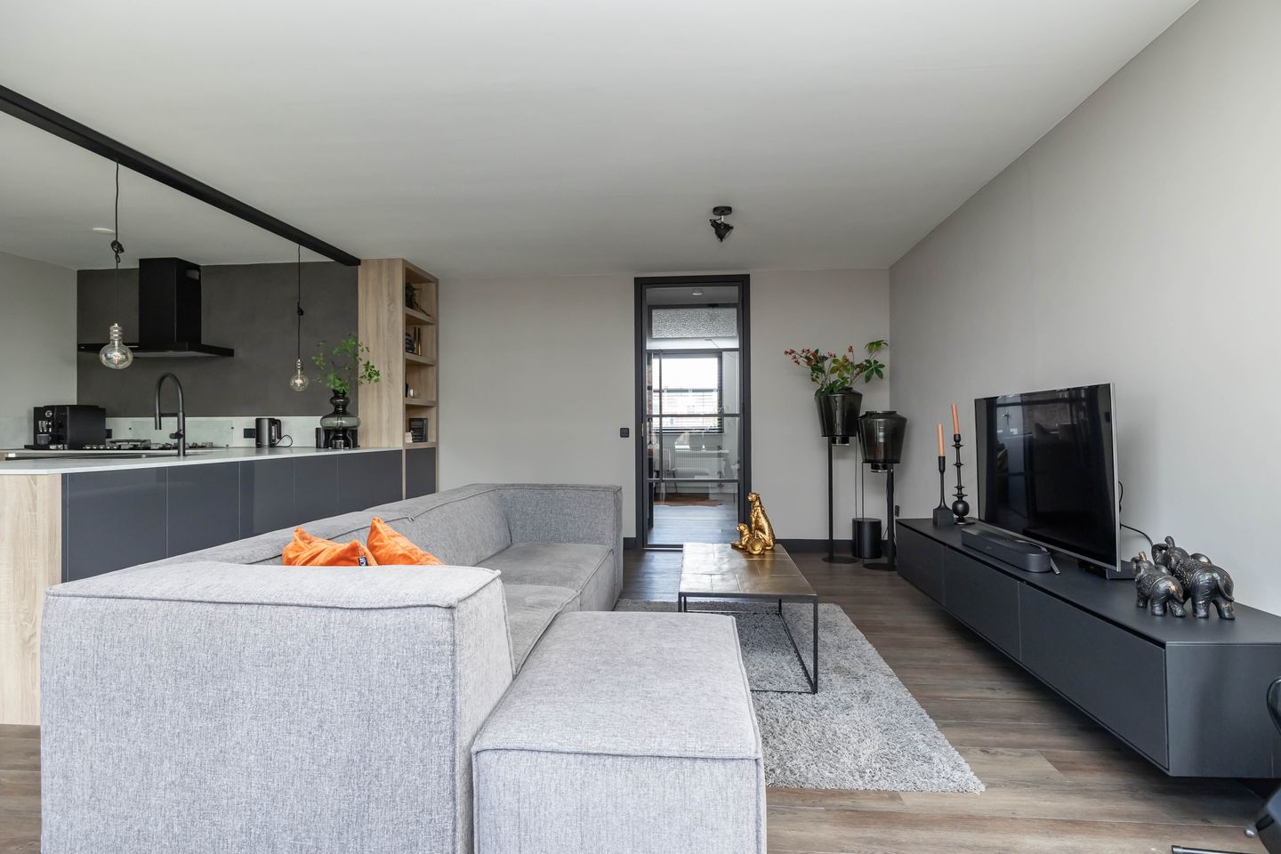 Foto 14 van van Echtenstraat 27-A