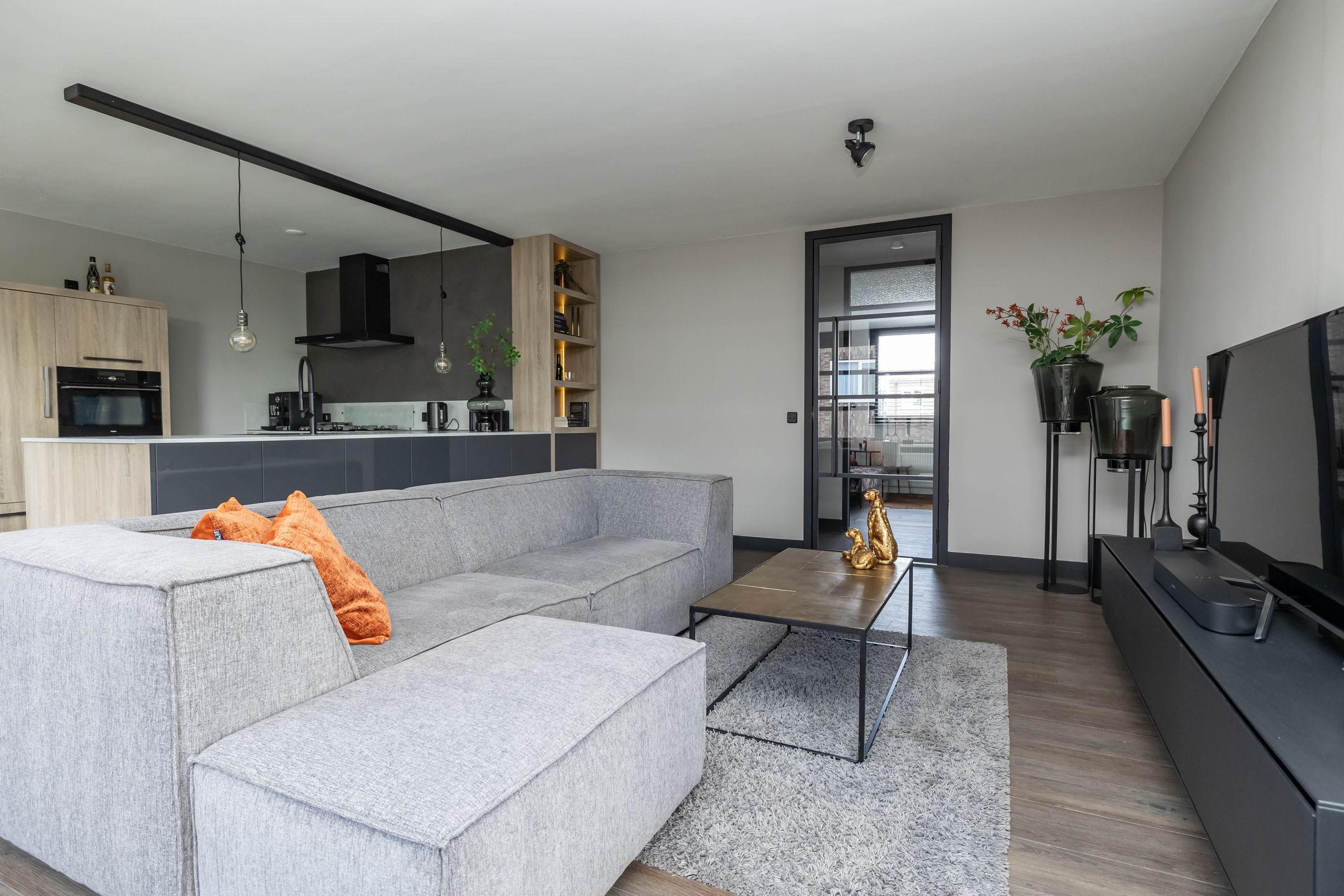 Foto 15 van van Echtenstraat 27-A