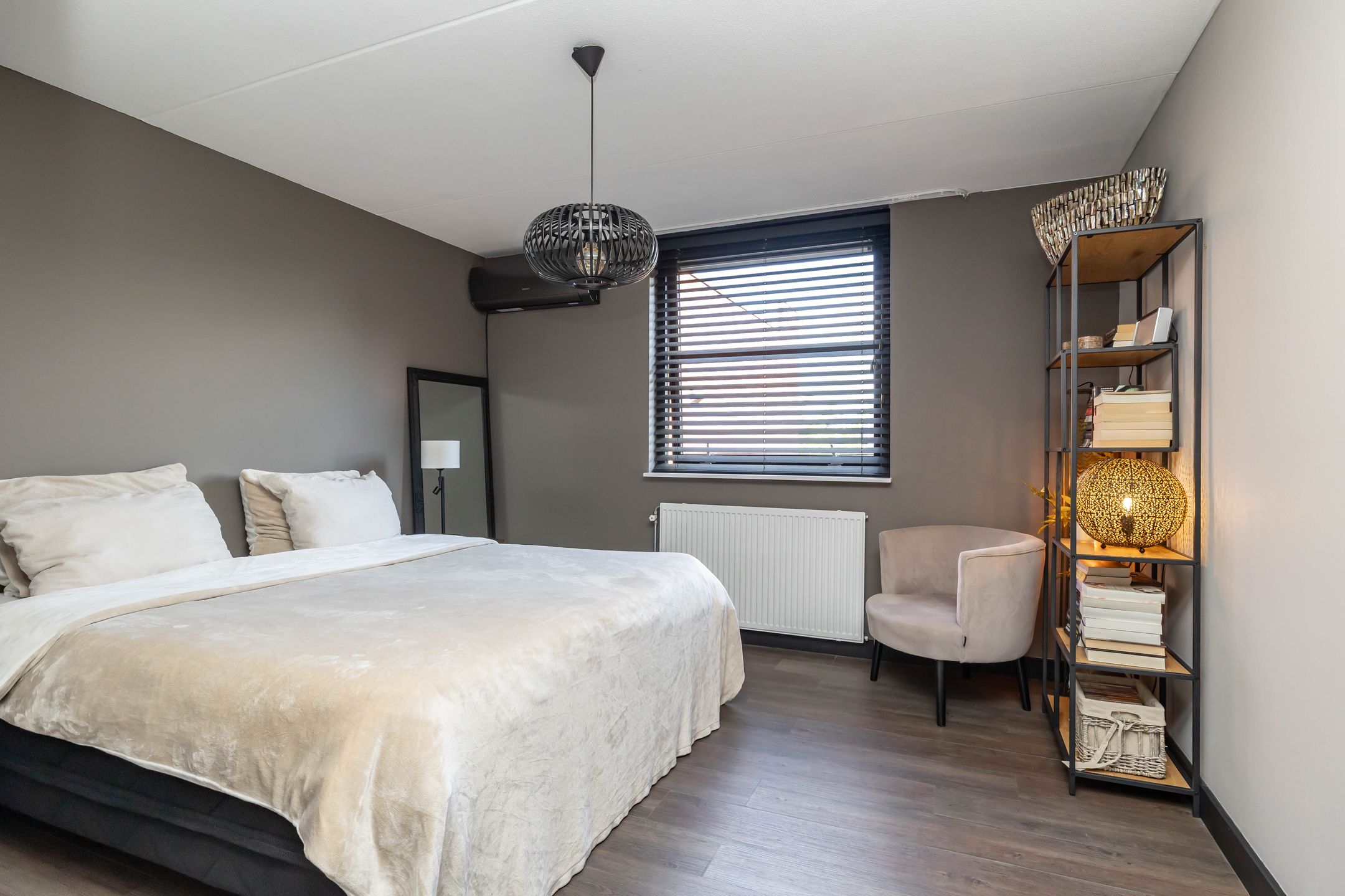 Foto 30 van van Echtenstraat 27-A