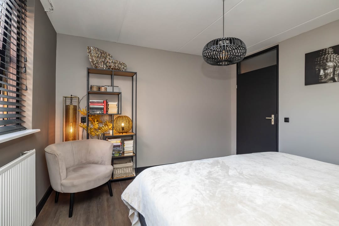 Foto 32 van van Echtenstraat 27-A