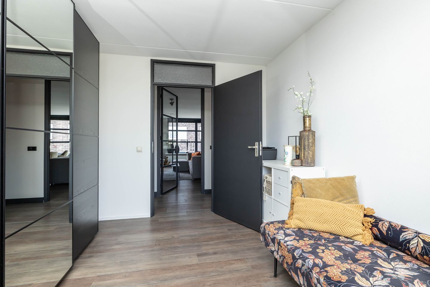 Foto 34 van van Echtenstraat 27-A