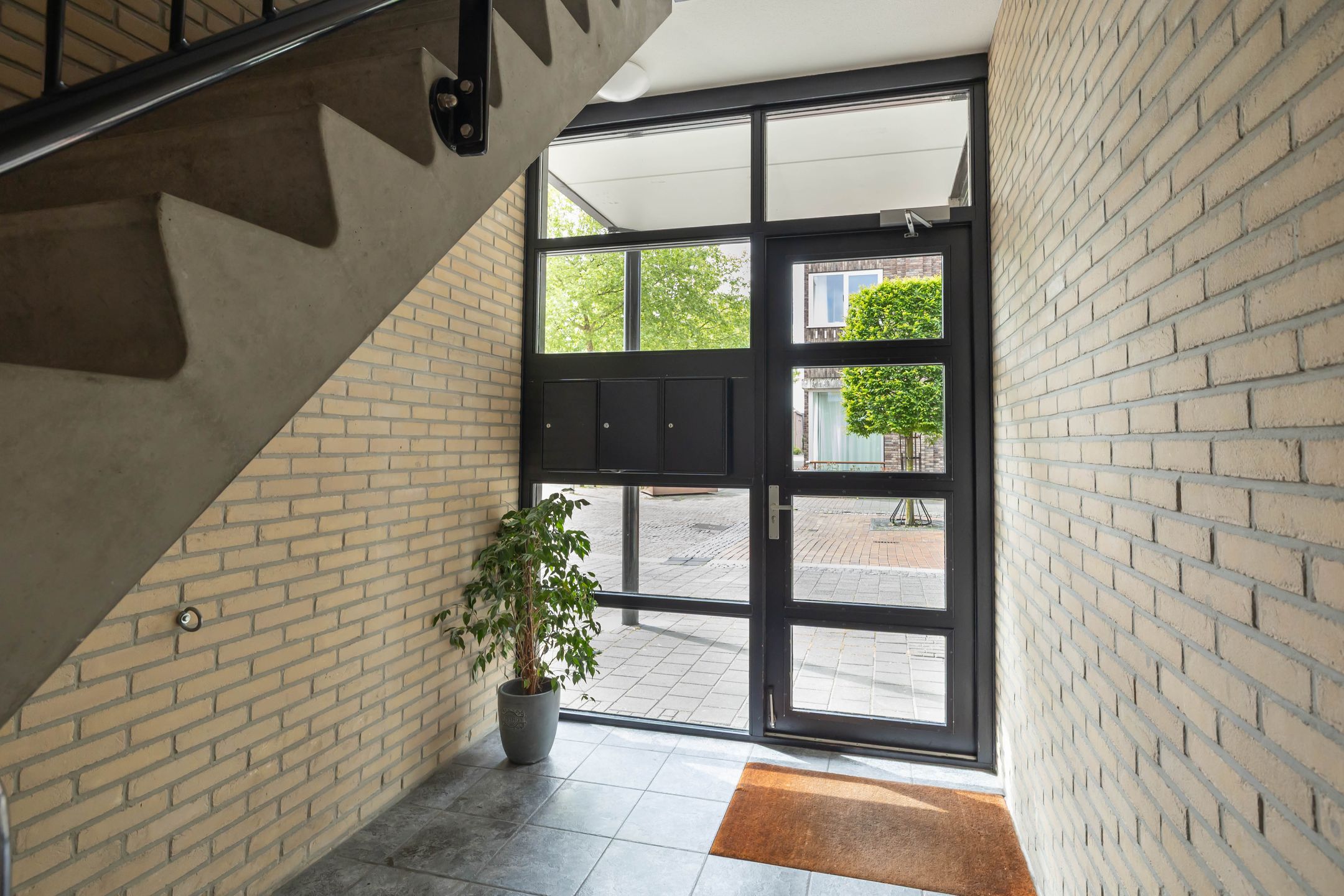 Foto 42 van van Echtenstraat 27-A