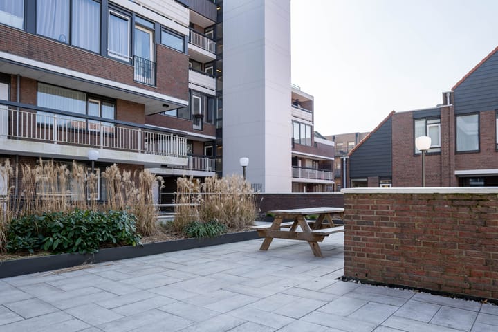 Foto 22 van Helfrichstraat 1-K