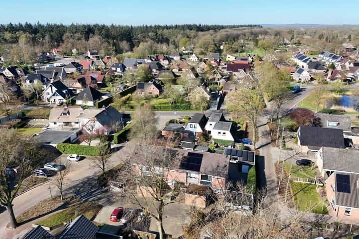 Photo 2 of Esdoornlaan 90