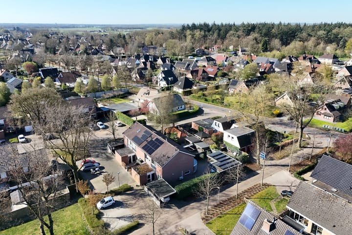 Photo 3 of Esdoornlaan 90