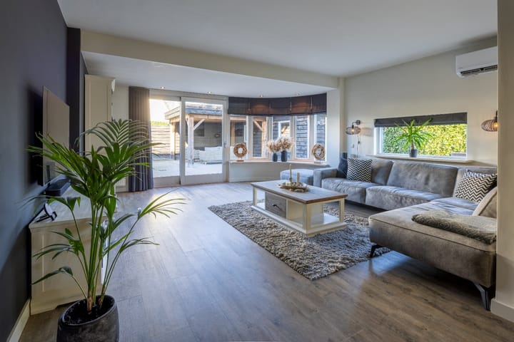 Photo 6 of Esdoornlaan 90