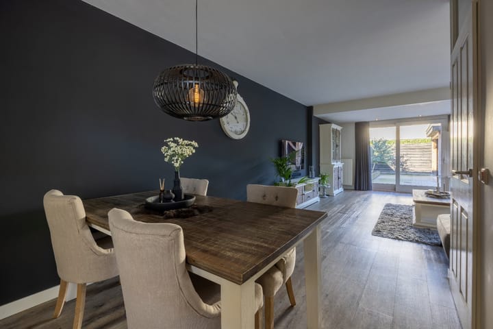 Photo 11 of Esdoornlaan 90