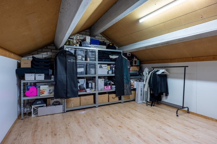 Photo 21 of Esdoornlaan 90