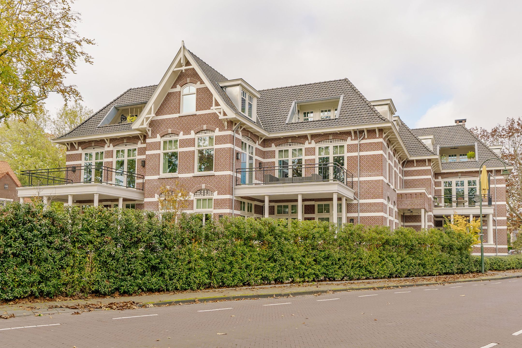 Burgemeester van Nispen van Sevenaerstraat 28