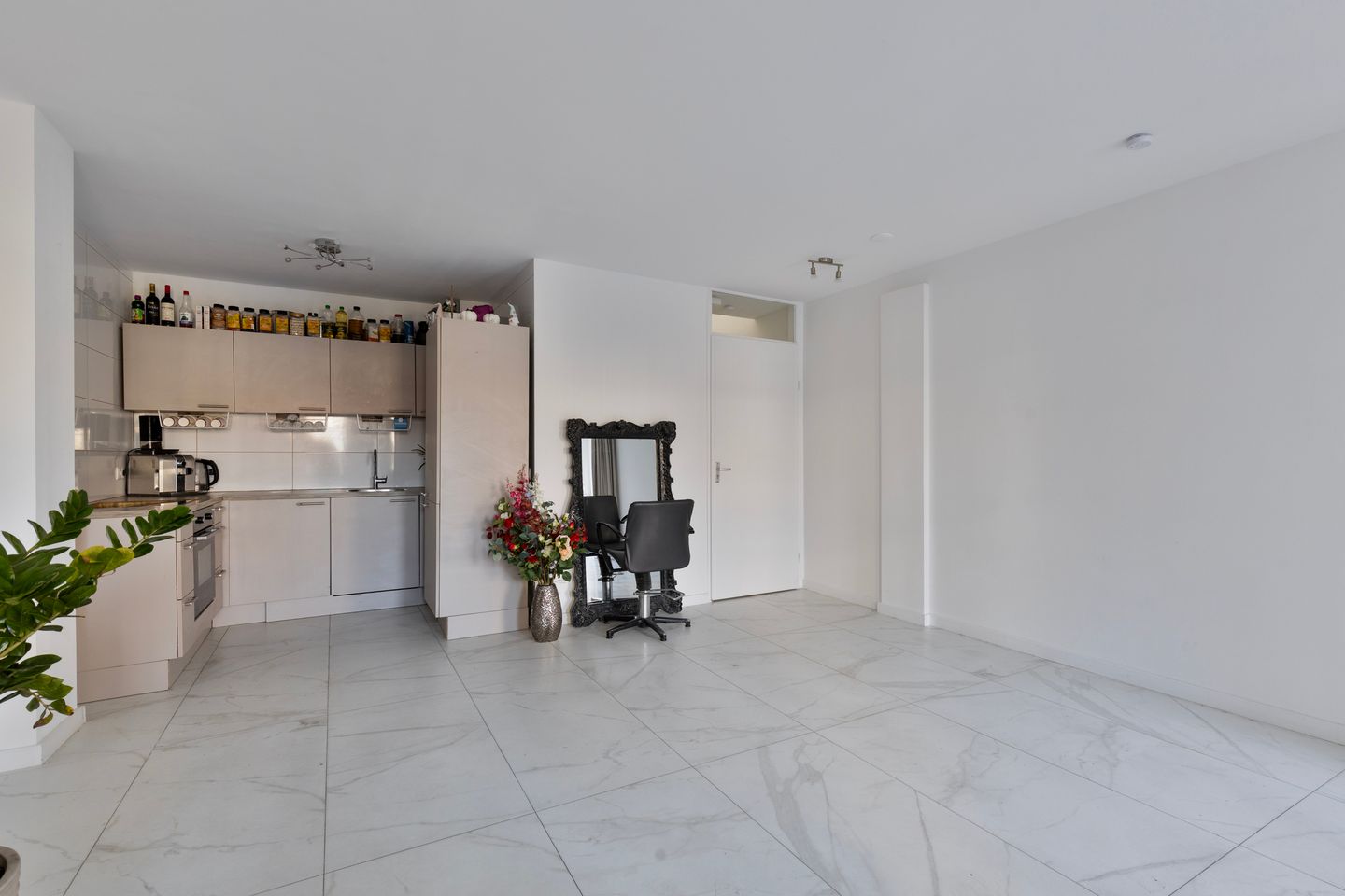 Photo 10 of Oostzijde 59