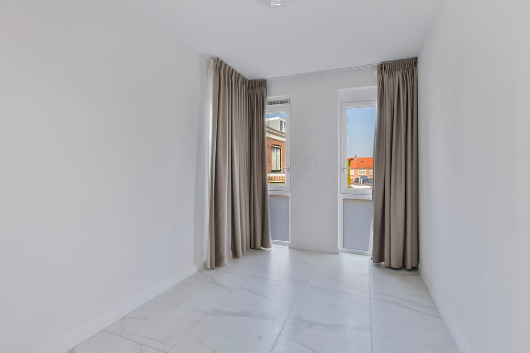 Photo 16 of Oostzijde 59