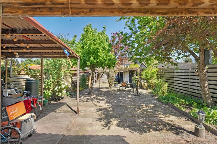 Foto 35 van Prins Bernhardlaan 8