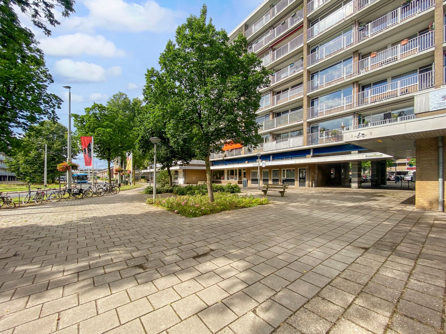 View photo 2 of Middachtensingel 139