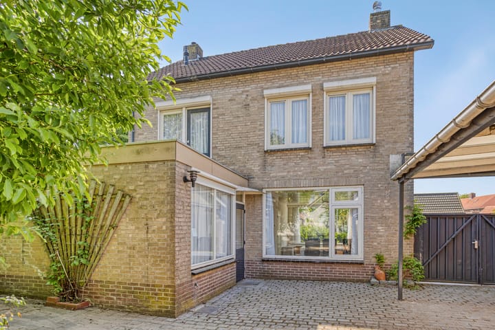 Photo 35 of Sint Lambertusstraat 62