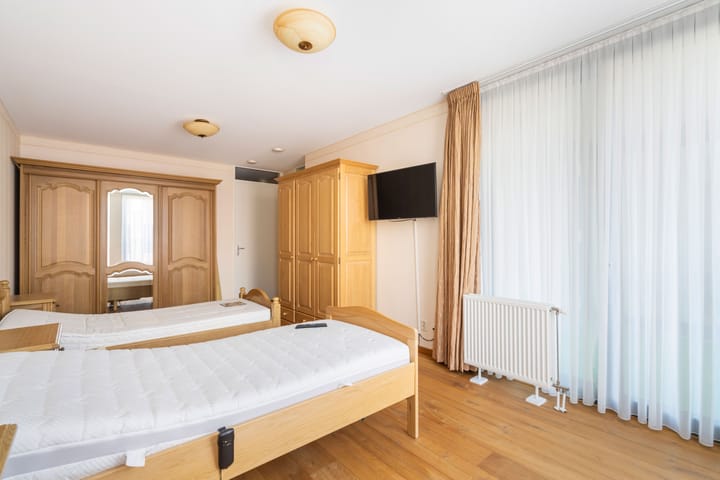 Photo 22 of Graafschap Hornelaan 15-A