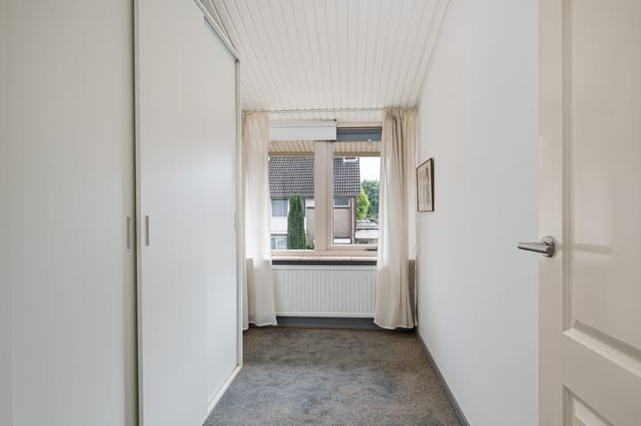 Photo 16 of Generaal van Vlijmenstraat 7