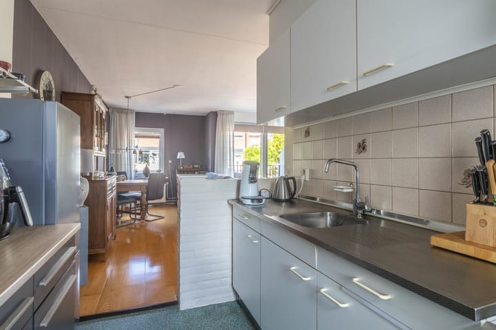 Photo 19 of Maerten van Heemskerckstraat 13-E