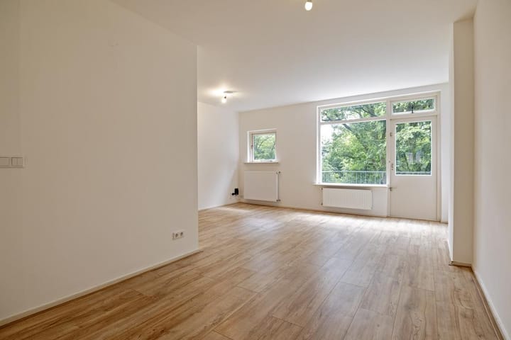 Photo 2 of van Heutszlaan 34-1