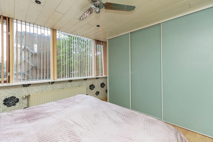 Photo 13 of Van Langendonckstraat 32