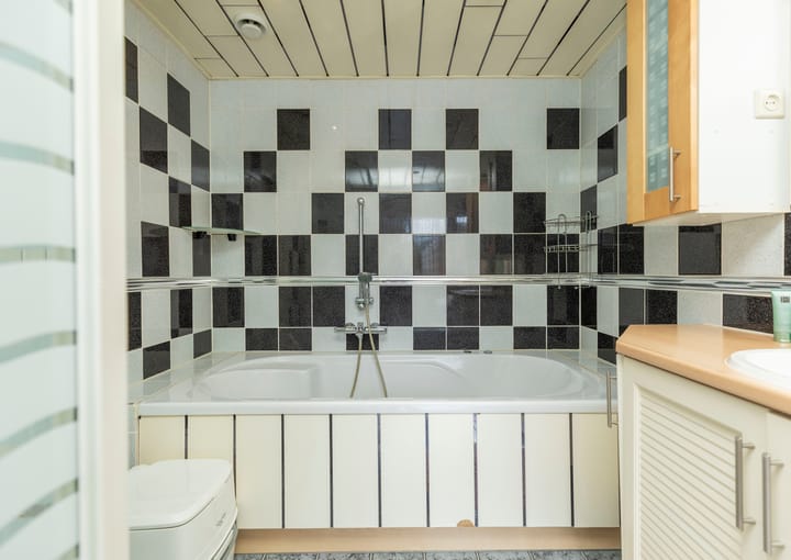 Photo 17 of Van Langendonckstraat 32