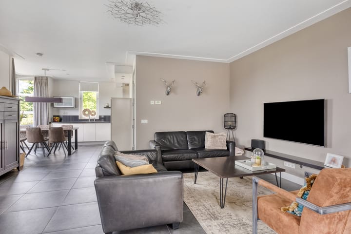 Foto 2 van De Essenburgh 19