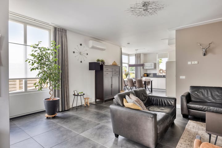 Foto 11 van De Essenburgh 19