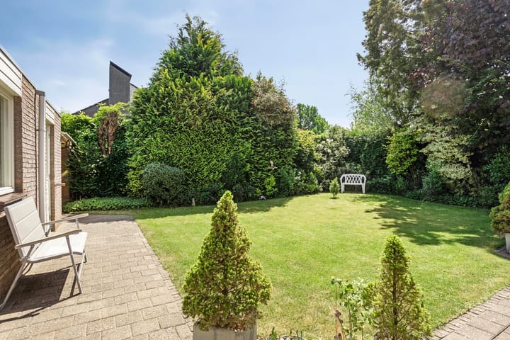 Foto 2 van Beth van de Rijtlaan 13