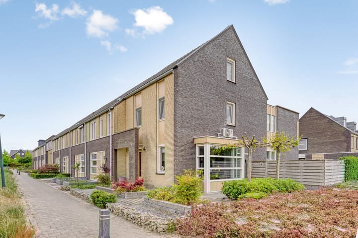 Foto 50 van De Essenburgh 19