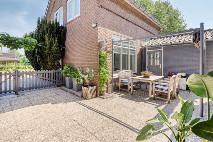 Foto 31 van Burgemeester Buijsstraat 18