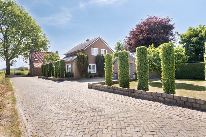 Foto 50 van Burgemeester Buijsstraat 18