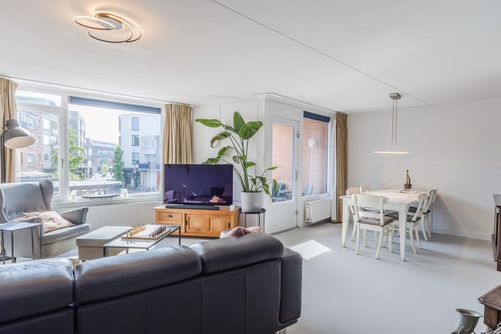 Photo 16 of Pastoor Spieringsstraat 77