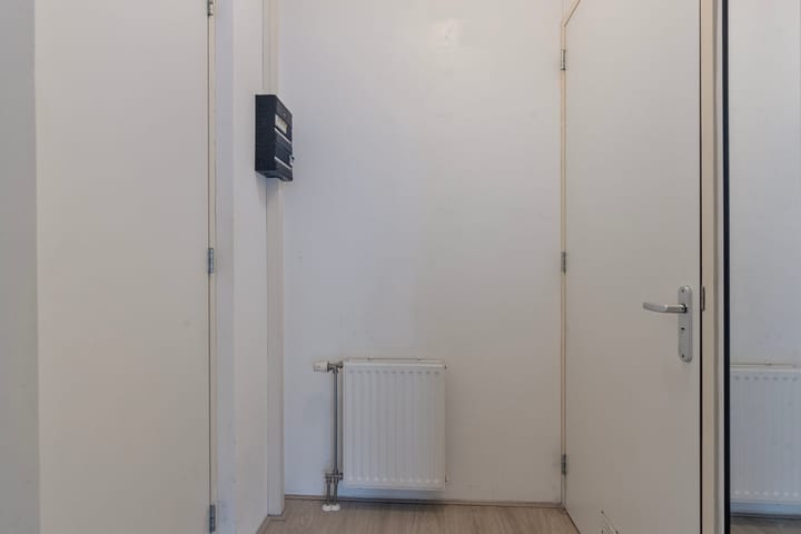 Foto 7 van Meeuwerderweg 75-8